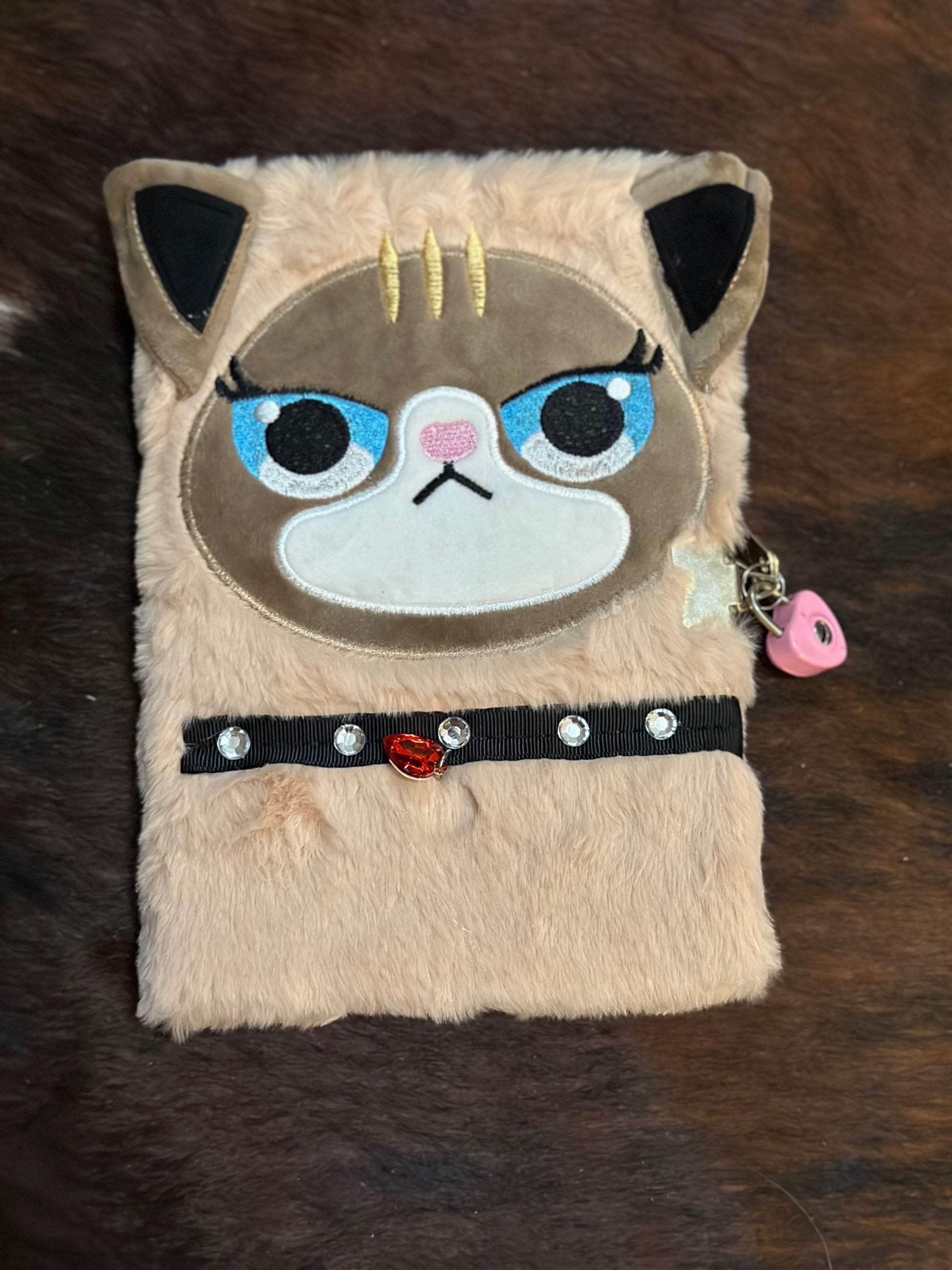Furry Grumpy Cat Notebook image 0