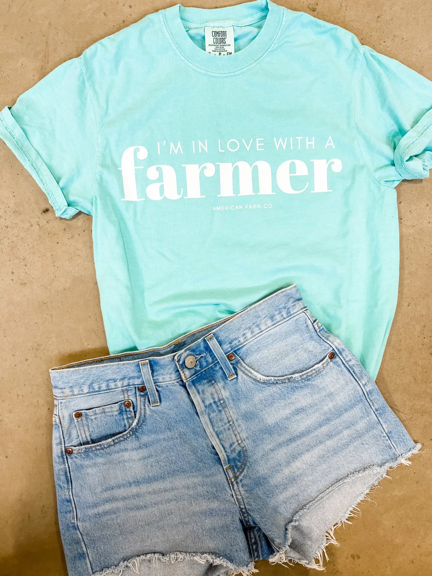 In love with a farmer t-shirt image 0